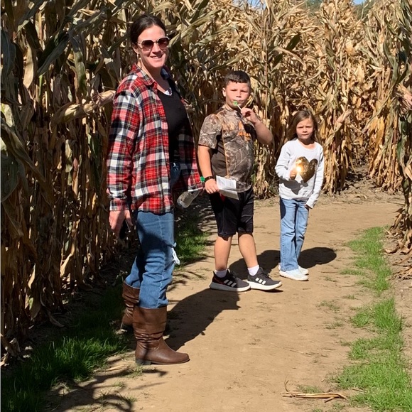 Meet your Posher, Jessica - Picture 3 of 3